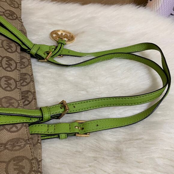 MICHAEL KORS JET SET Vintage Khaki Signature Canvas Pocket Tote w/Green Trim - Picture 15 of 16